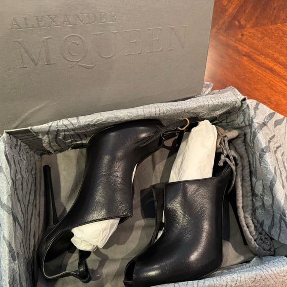 Authentic Alexander Mcqueen pumps sz EU37 - Picture 5 of 9